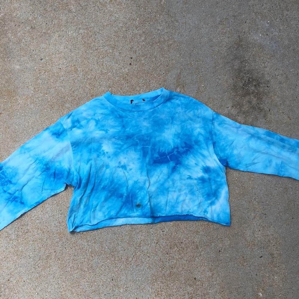 Blue tye dye crop